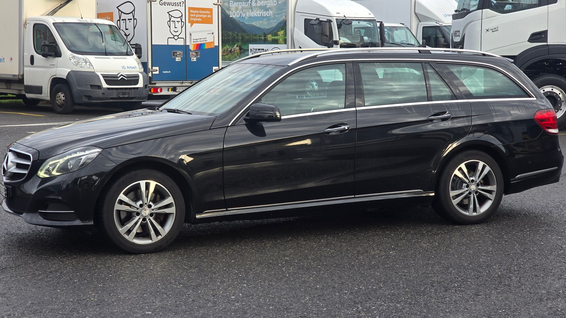 MERCEDES-BENZ E 250 BlueTEC 4Matic 7G-Tronic-showroom-element-3