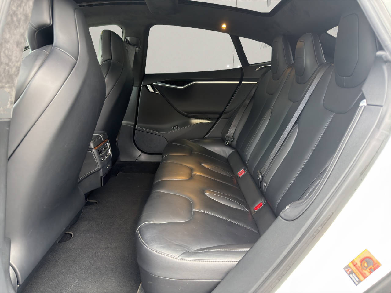 TESLA Model S 90 D-image-9