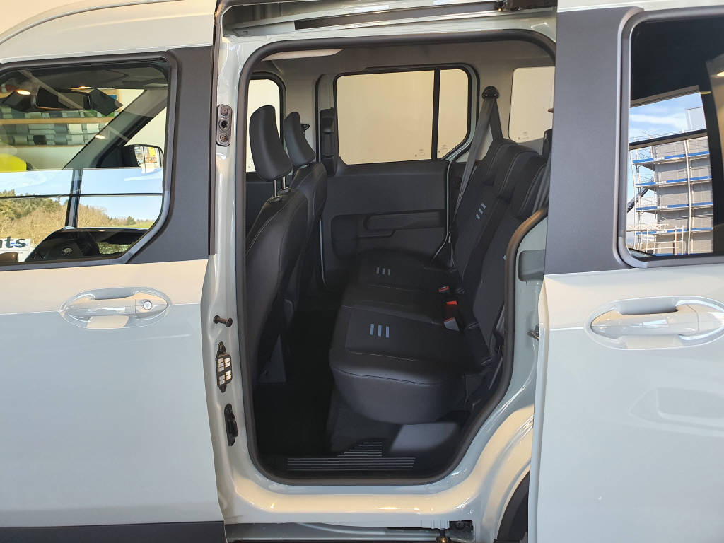 FORD E-Tourneo Courier Active-image-14