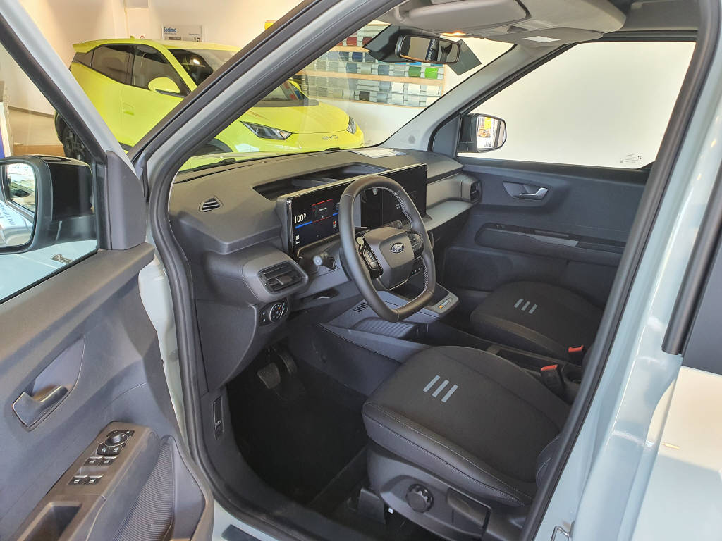 FORD E-Tourneo Courier Active-image-10