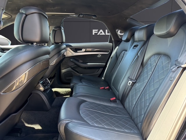 AUDI S8 4.0 TFSI V8 quattro tiptronic-image-16