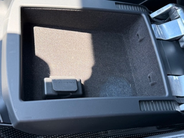 AUDI S8 4.0 TFSI V8 quattro tiptronic-image-58