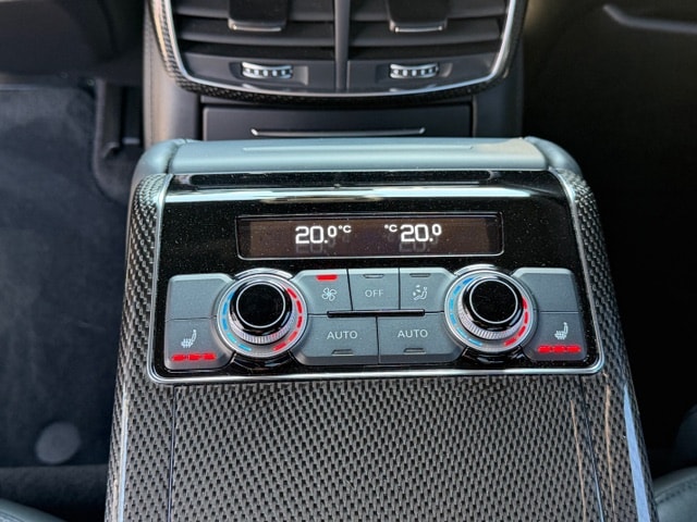 AUDI S8 4.0 TFSI V8 quattro tiptronic-image-61