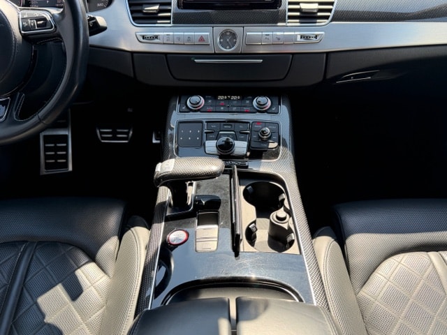 AUDI S8 4.0 TFSI V8 quattro tiptronic-image-45