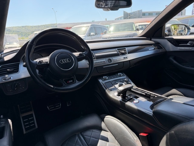 AUDI S8 4.0 TFSI V8 quattro tiptronic-image-43