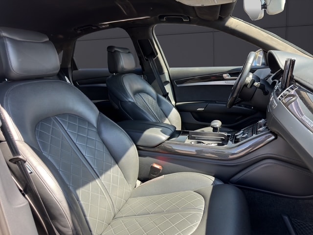 AUDI S8 4.0 TFSI V8 quattro tiptronic-image-15
