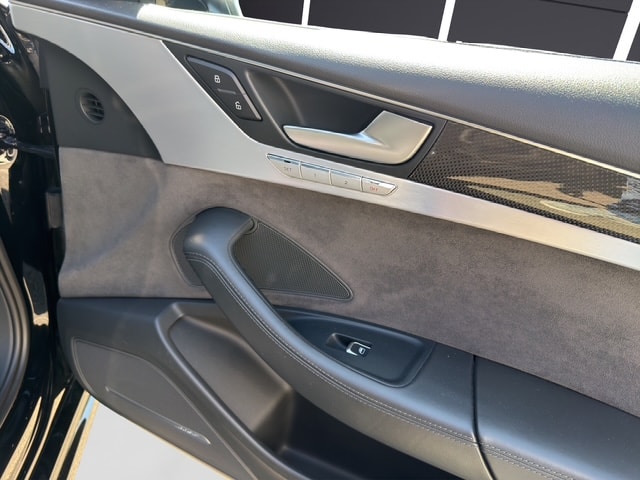 AUDI S8 4.0 TFSI V8 quattro tiptronic-image-23