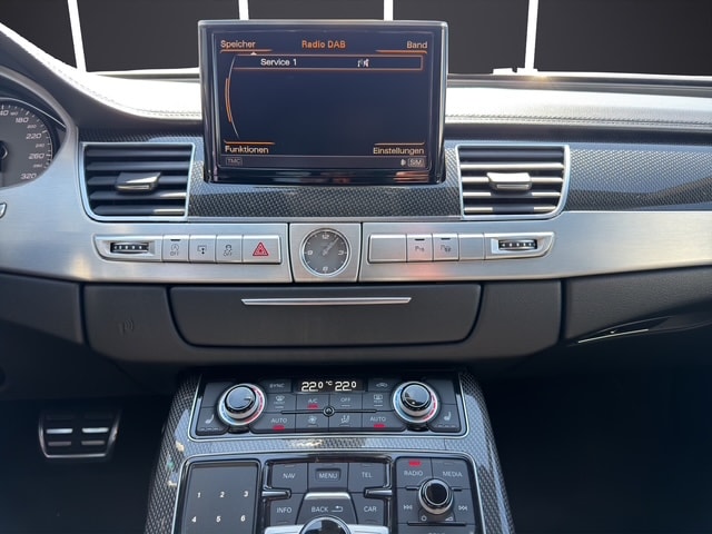 AUDI S8 4.0 TFSI V8 quattro tiptronic-image-28