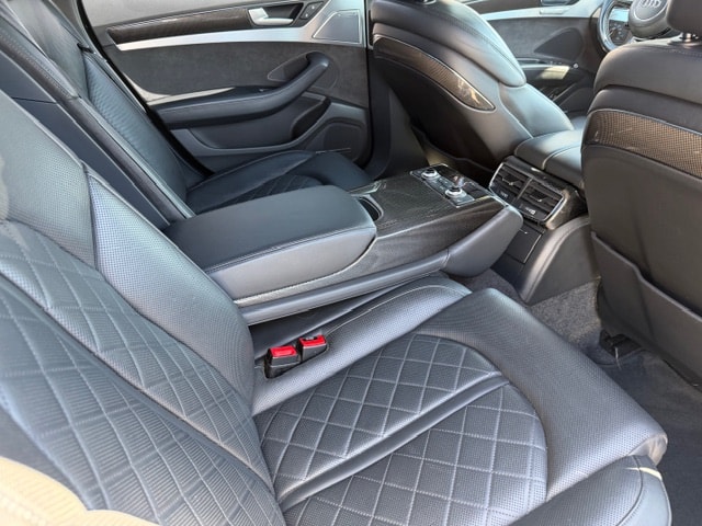 AUDI S8 4.0 TFSI V8 quattro tiptronic-image-38