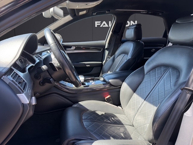 AUDI S8 4.0 TFSI V8 quattro tiptronic-image-25