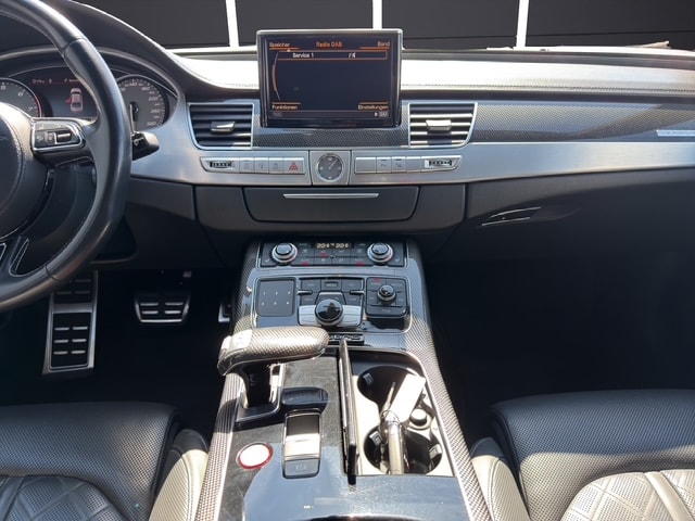 AUDI S8 4.0 TFSI V8 quattro tiptronic-image-22
