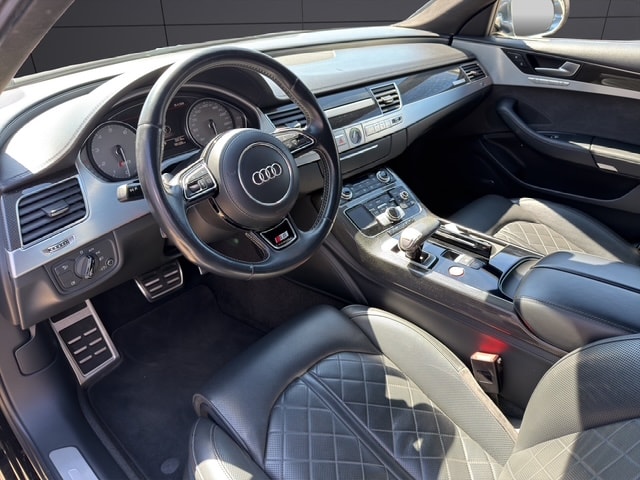 AUDI S8 4.0 TFSI V8 quattro tiptronic-image-36