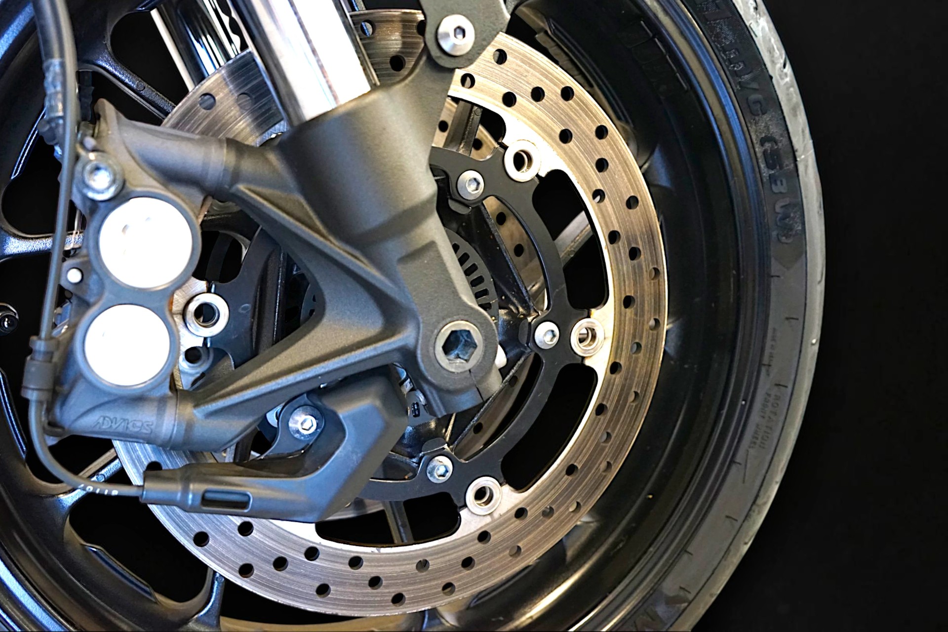 YAMAHA XSR 900-image-9