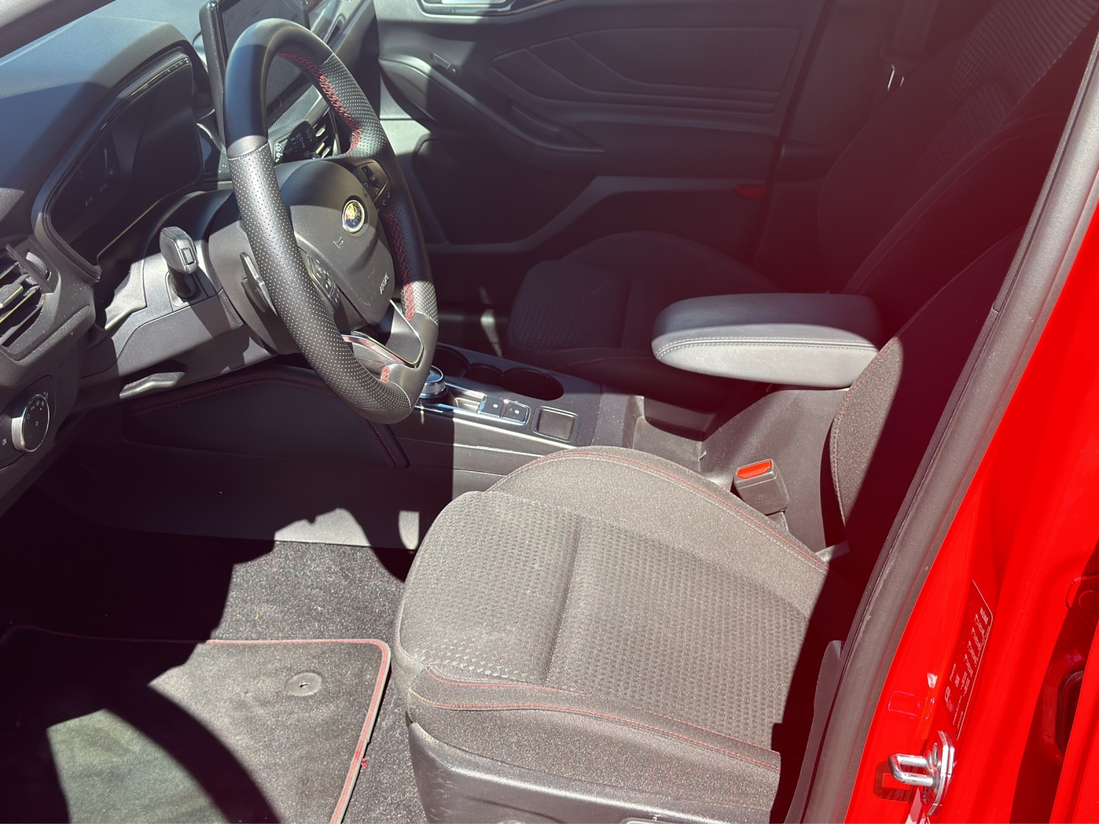 FORD Focus 1.5 TDCi EcoBlue ST-Line Automatic-image-10