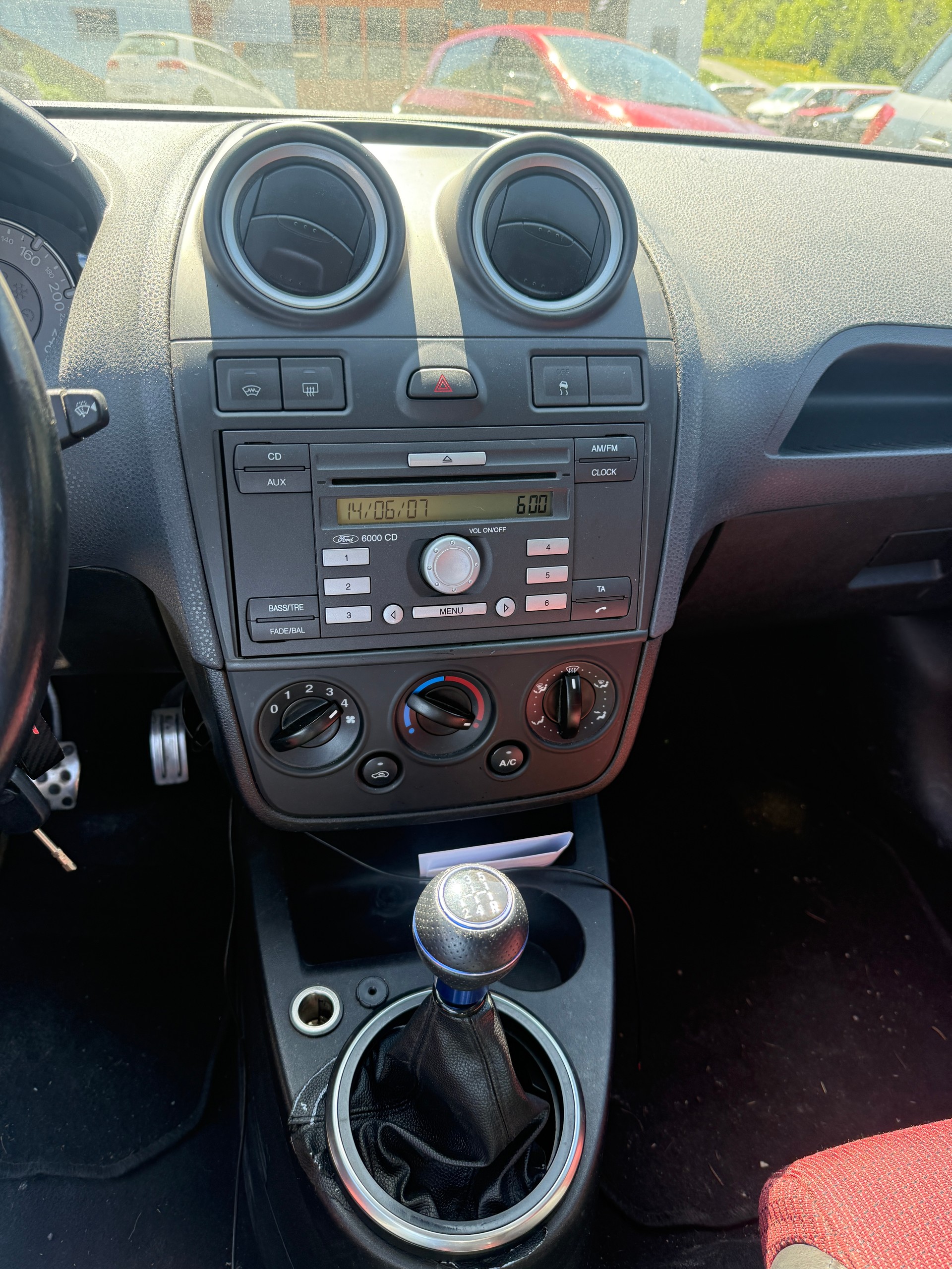FORD Fiesta 2.0 16V ST-image-9