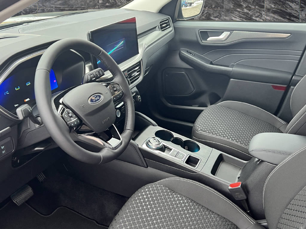 FORD Kuga 2.5 Hybrid Titanium 4x4-image-6