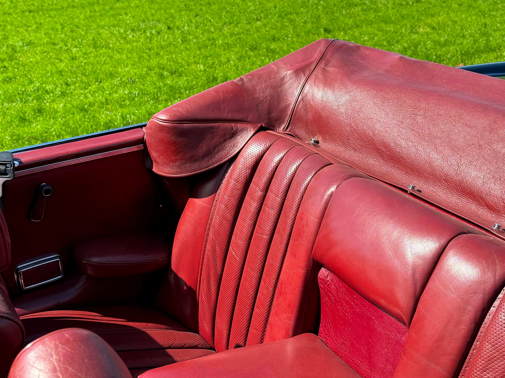 MERCEDES-BENZ 280 SE 3.5 Cabriolet-image-6