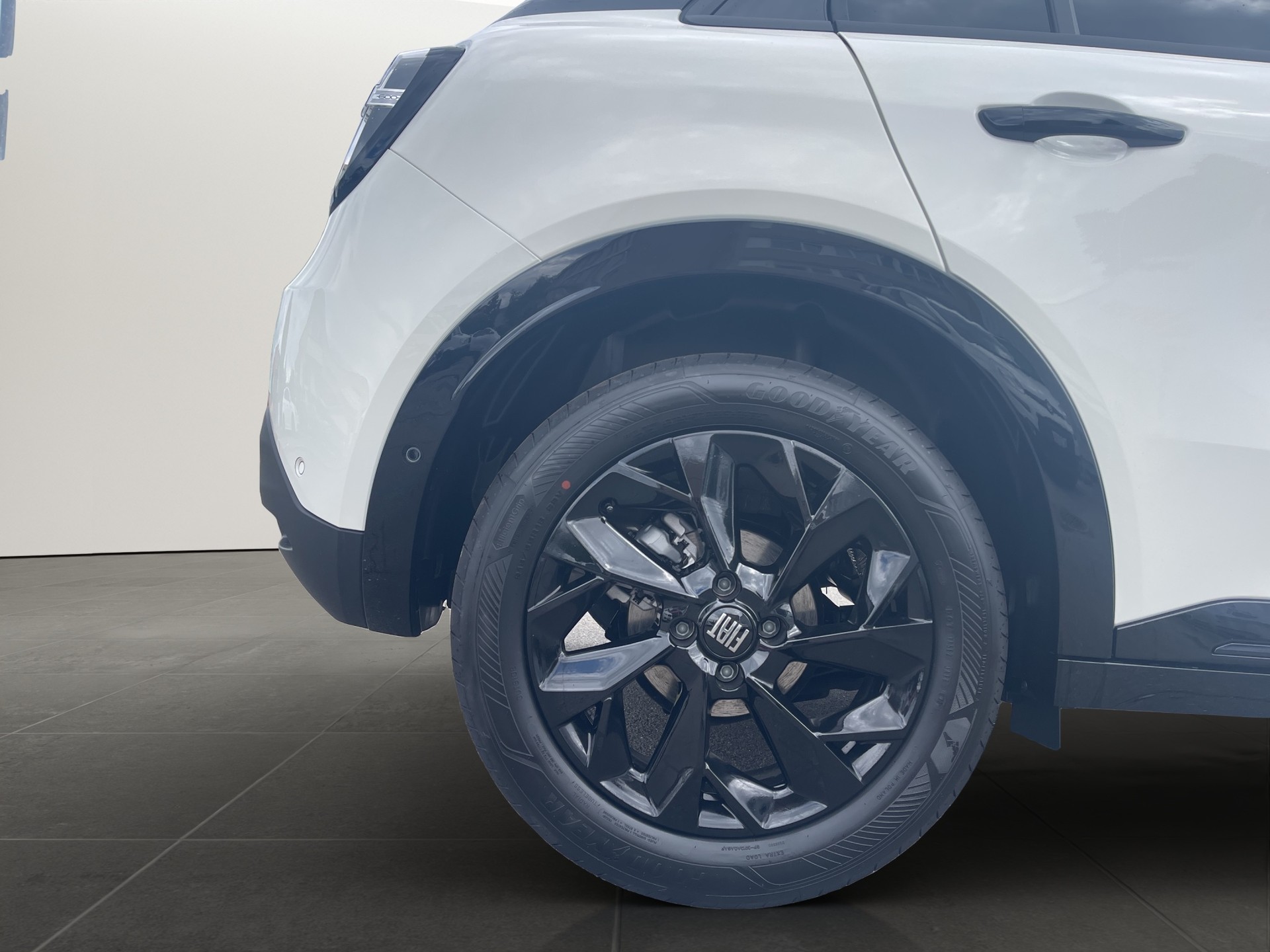 FIAT 600 1.2 Hybrid 145 Sport-image-19