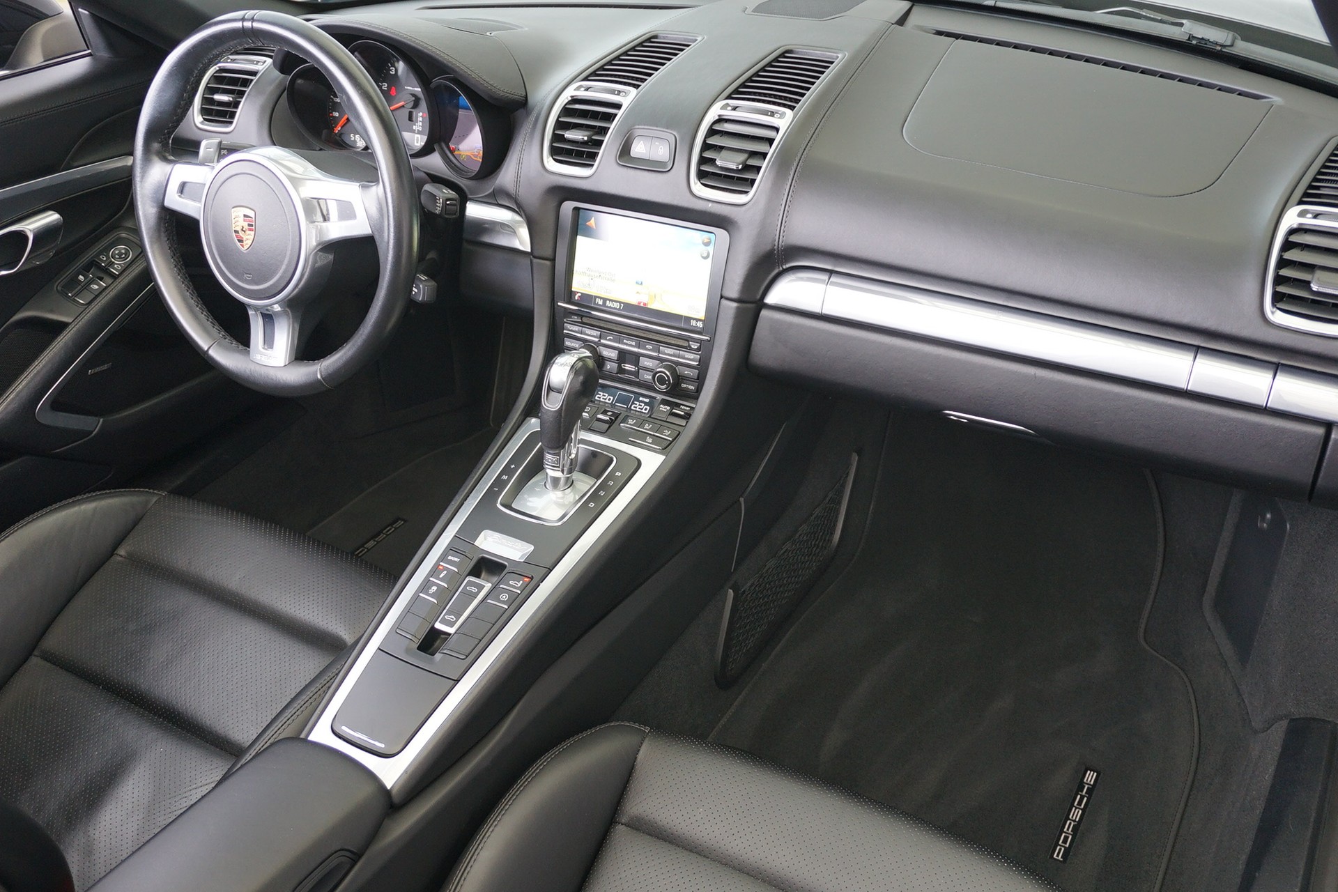 PORSCHE Boxster 2.7 Black Edition Roadster 265PS mit 6-Zylindermotor!!-image-19