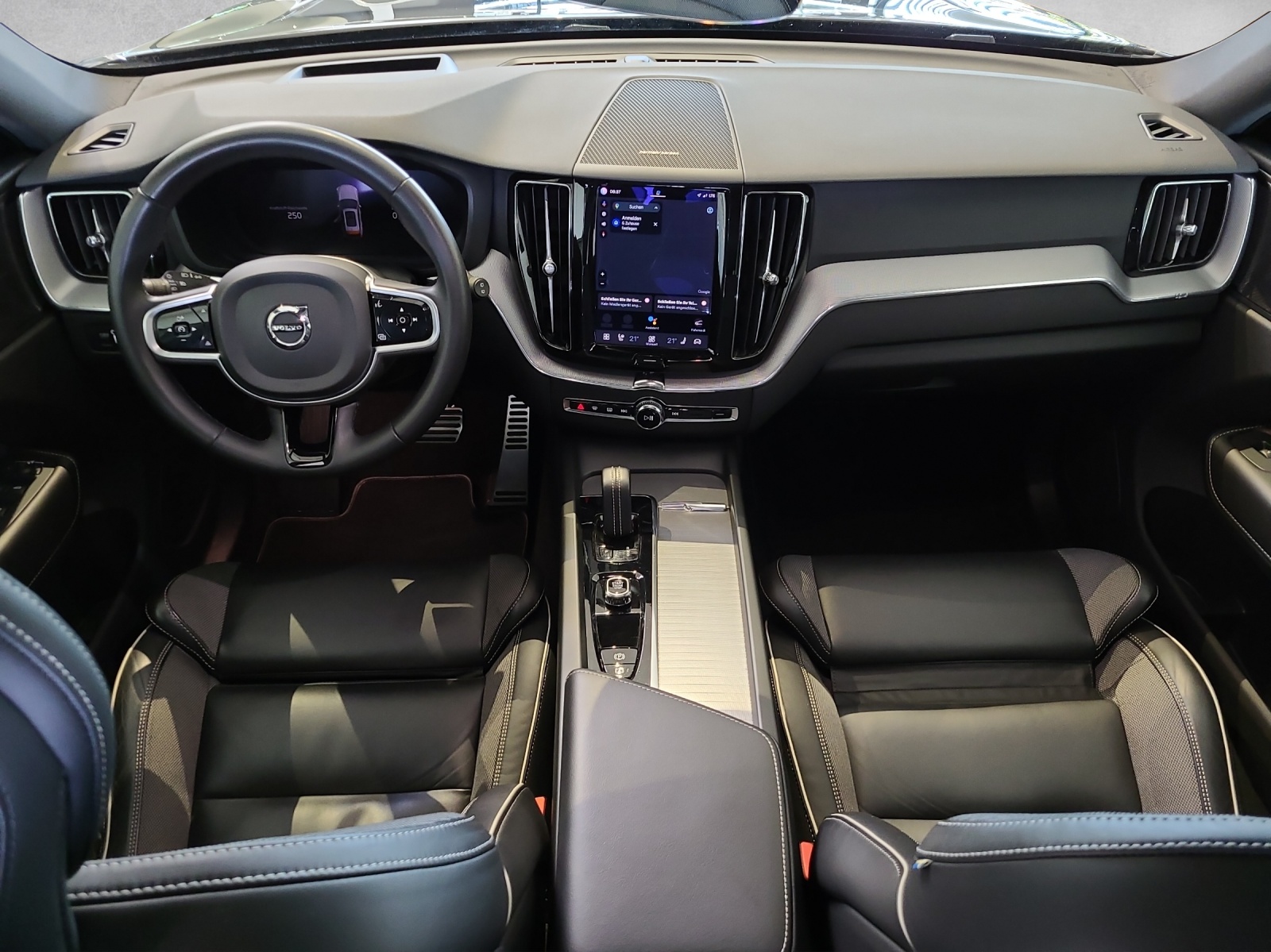 VOLVO XC60 T8 eAWD R-Design Geartronic-image-11