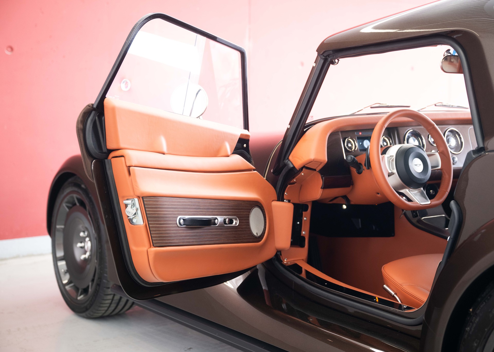 MORGAN Supersport 3.0 Bespoke (Swiss new car, special custom paint, full options, 42-month factory warranty)-image-31
