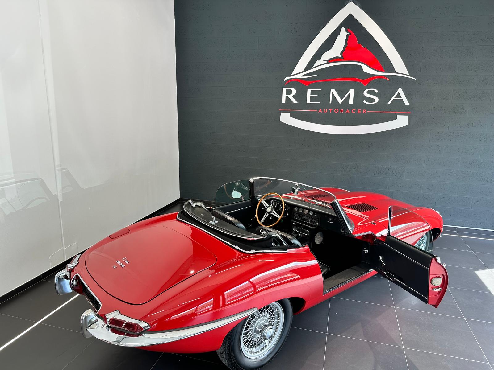 JAGUAR E-Type Cabriolet série 1.5 4.2-image-7