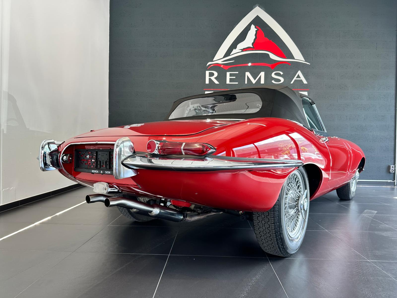 JAGUAR E-Type Cabriolet série 1.5 4.2-image-3