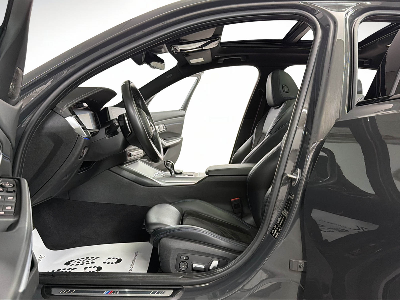 BMW 330i Touring xDrive Dravit Grey M Sport Steptronic / 360° Kamera / H&K Sound / Panoramadach / Komfortzugang / Laserlight /-image-5