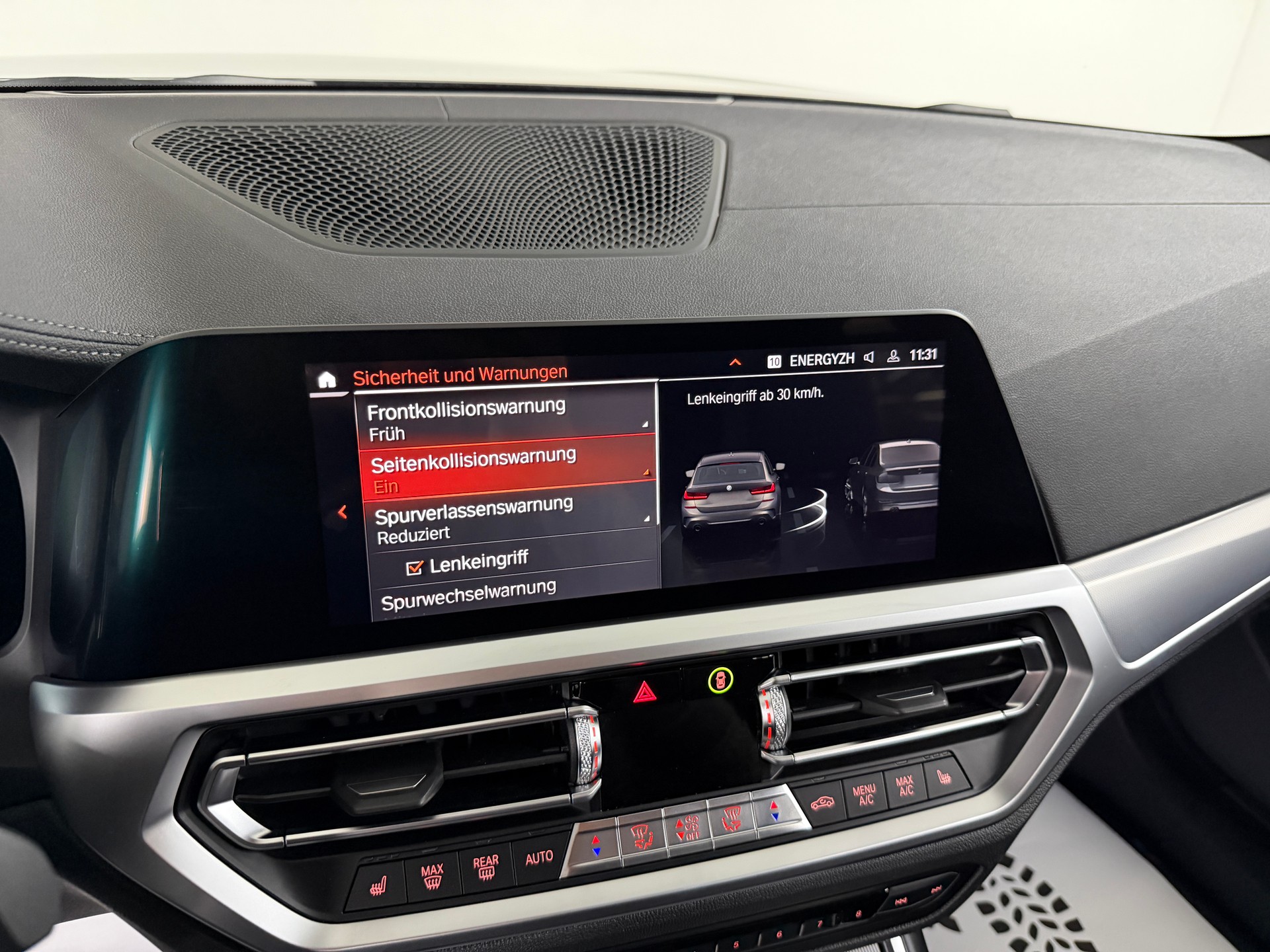 BMW 330i Touring xDrive Dravit Grey M Sport Steptronic / 360° Kamera / H&K Sound / Panoramadach / Komfortzugang / Laserlight /-image-17