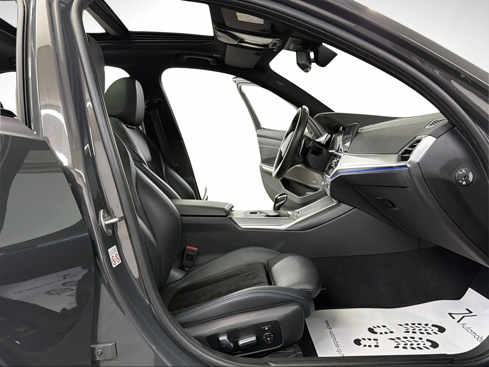 BMW 330i Touring xDrive Dravit Grey M Sport Steptronic / 360° Kamera / H&K Sound / Panoramadach / Komfortzugang / Laserlight /-image-9
