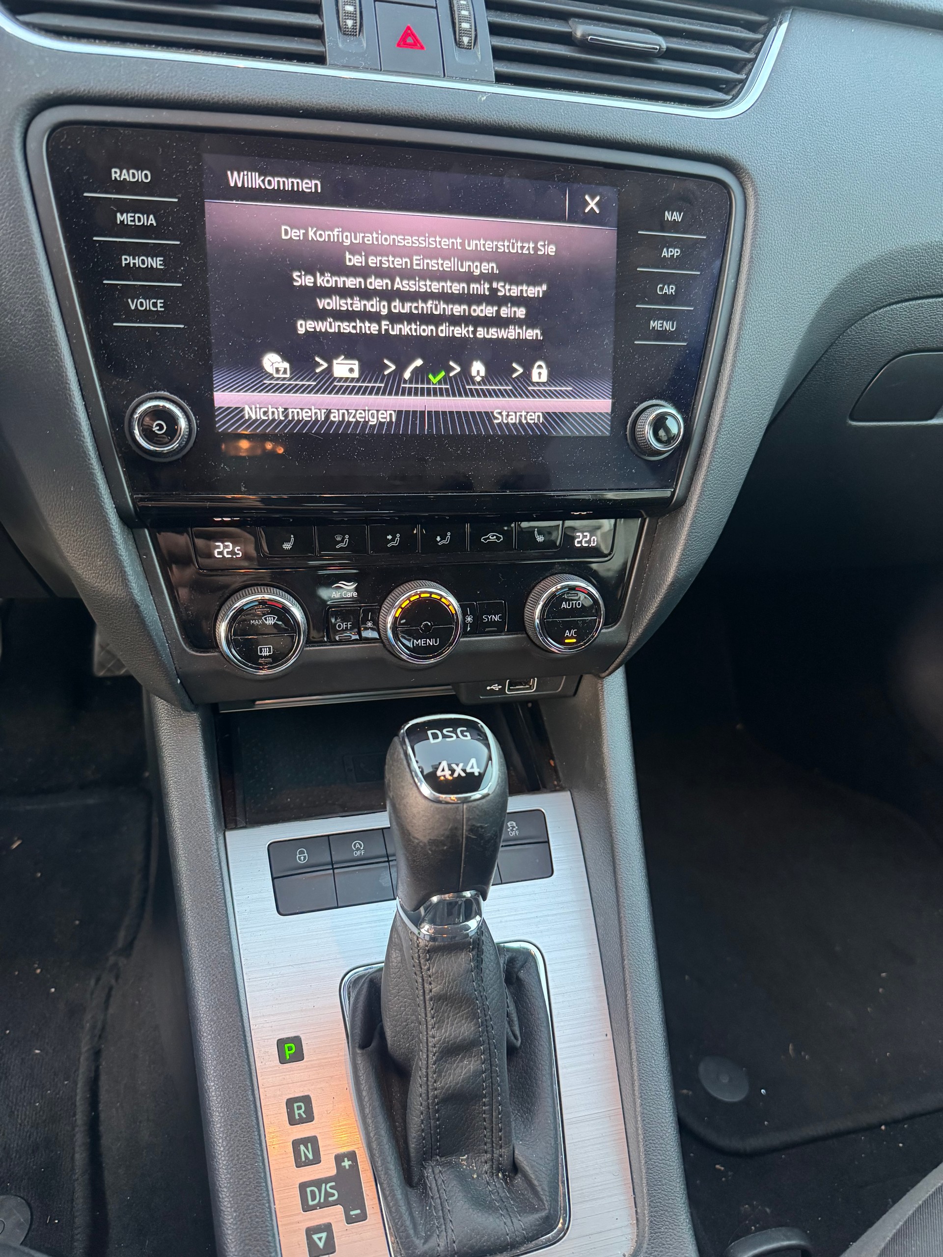 SKODA Octavia Combi 2.0 TDI Ambition 4x4 DSG-image-5