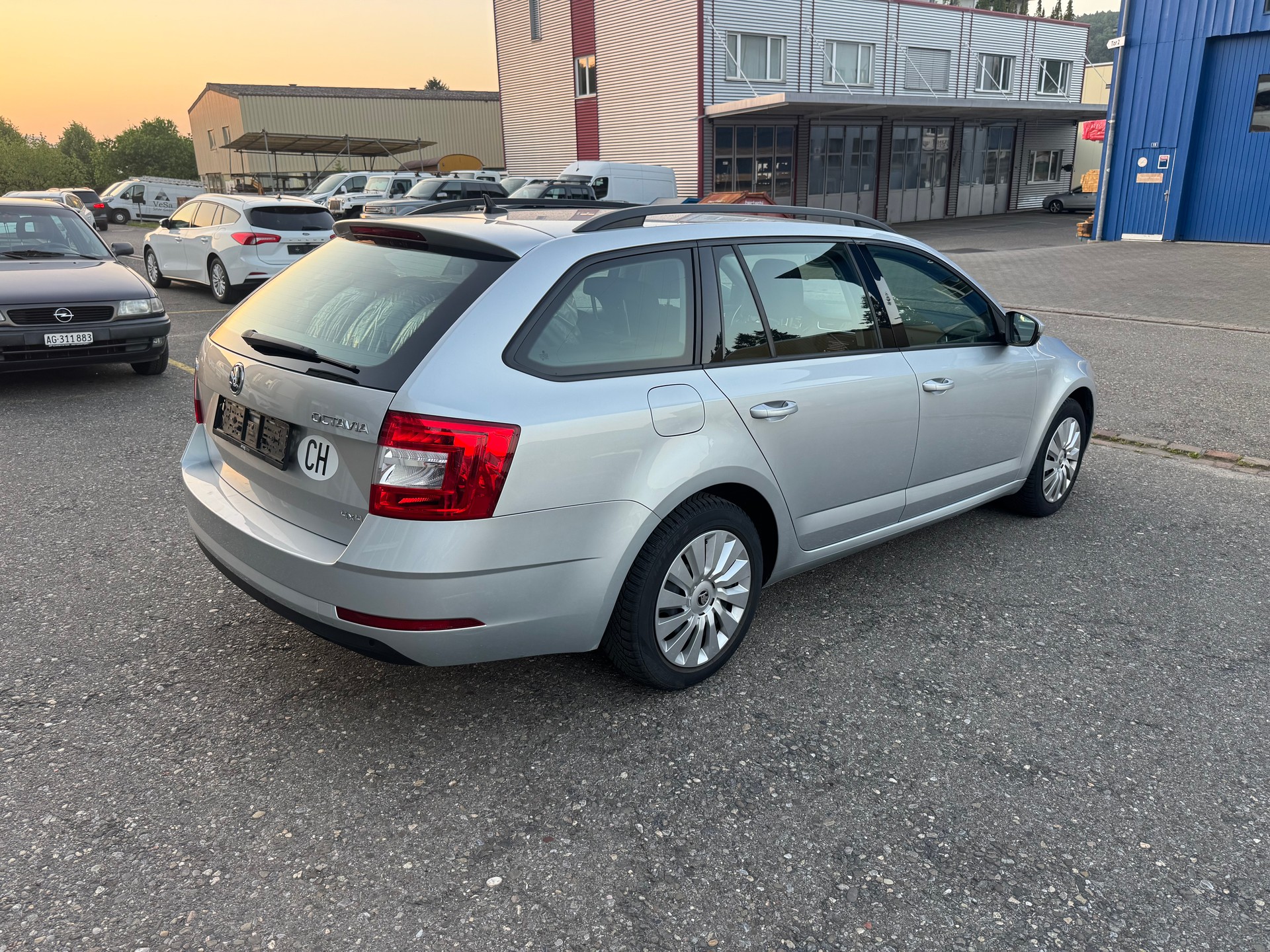 SKODA Octavia Combi 2.0 TDI Ambition 4x4 DSG-showroom-element-3
