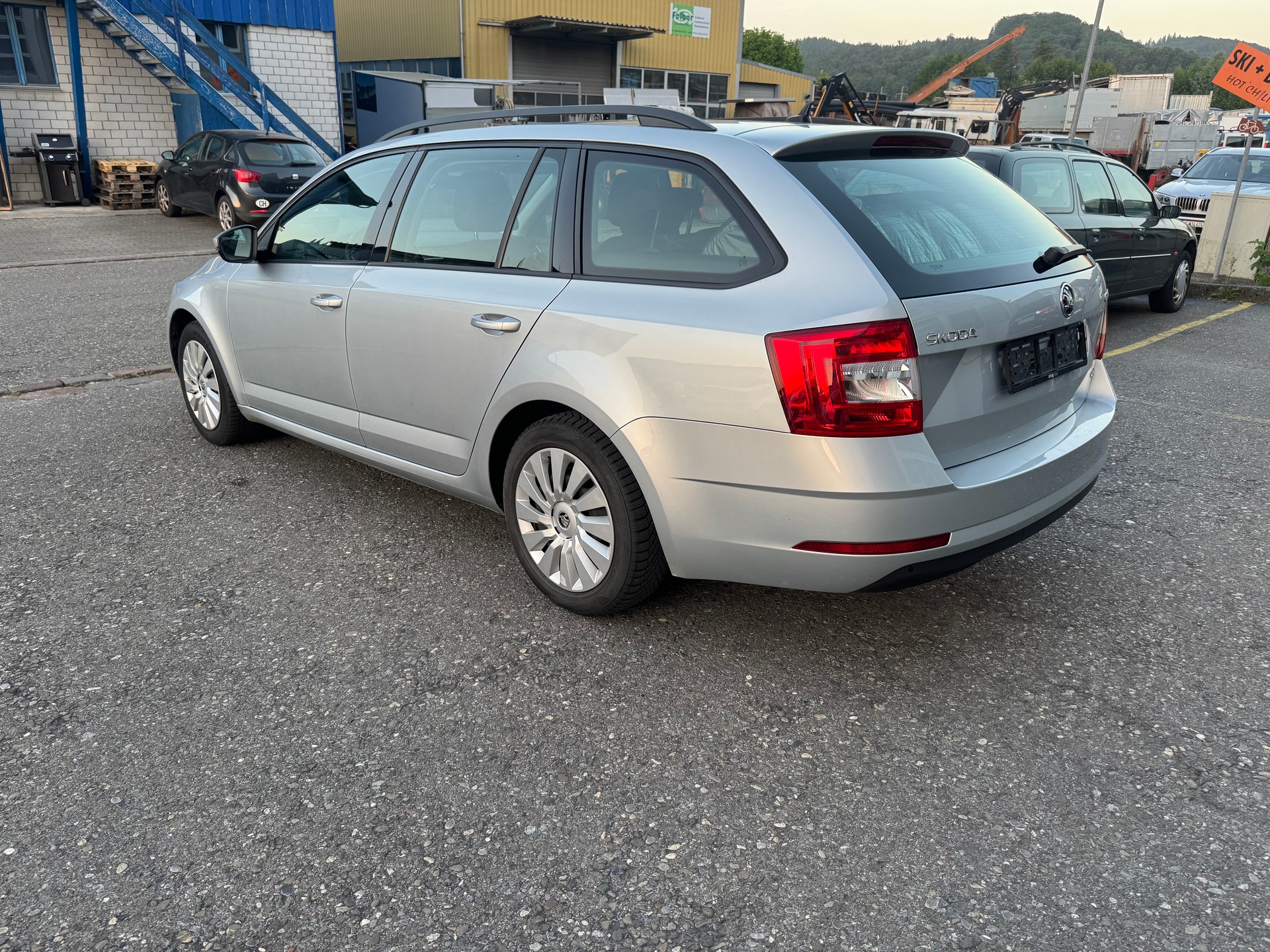 SKODA Octavia Combi 2.0 TDI Ambition 4x4 DSG-image-4