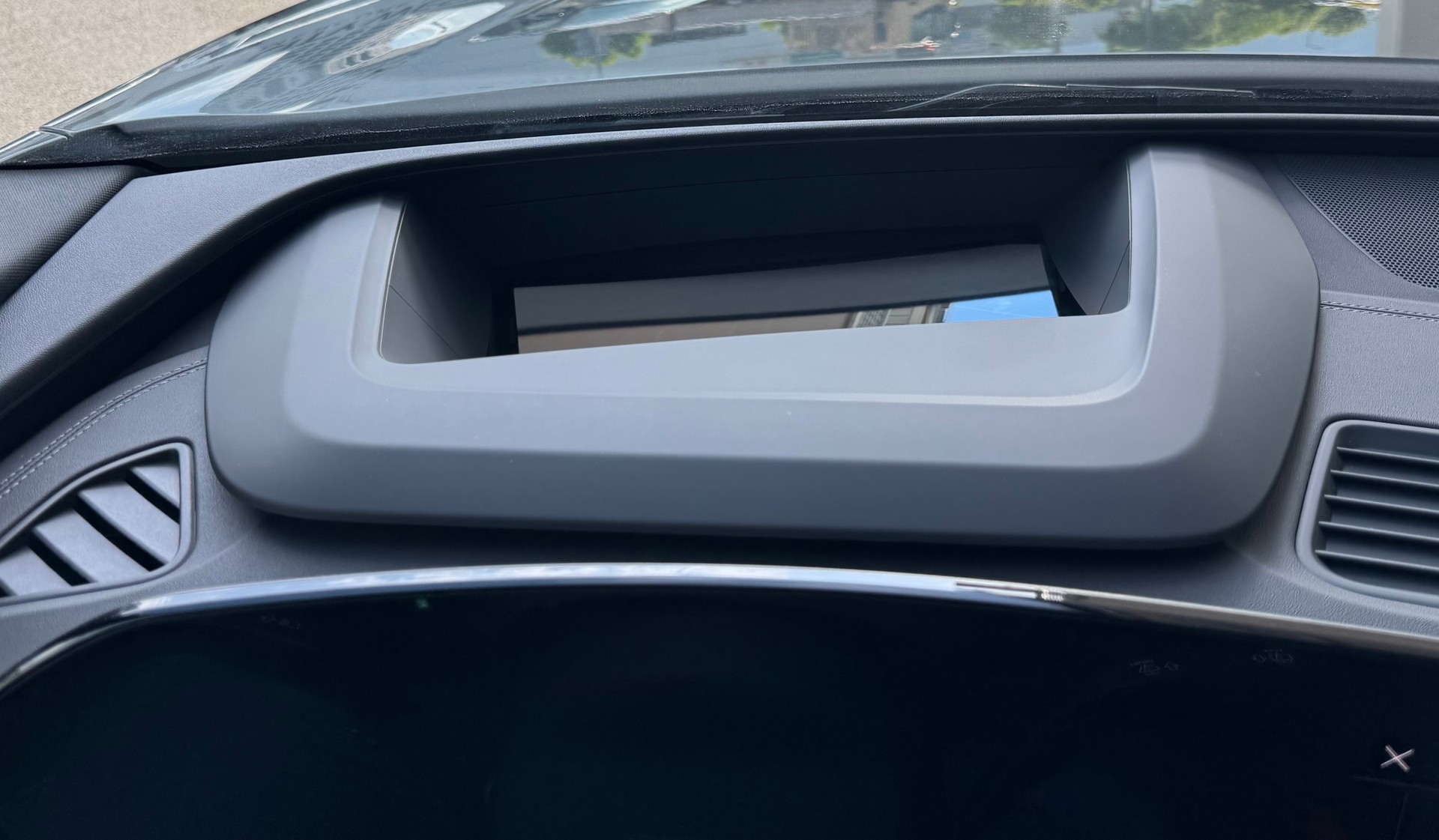 AUDI SQ6 e-tron quattro-image-15