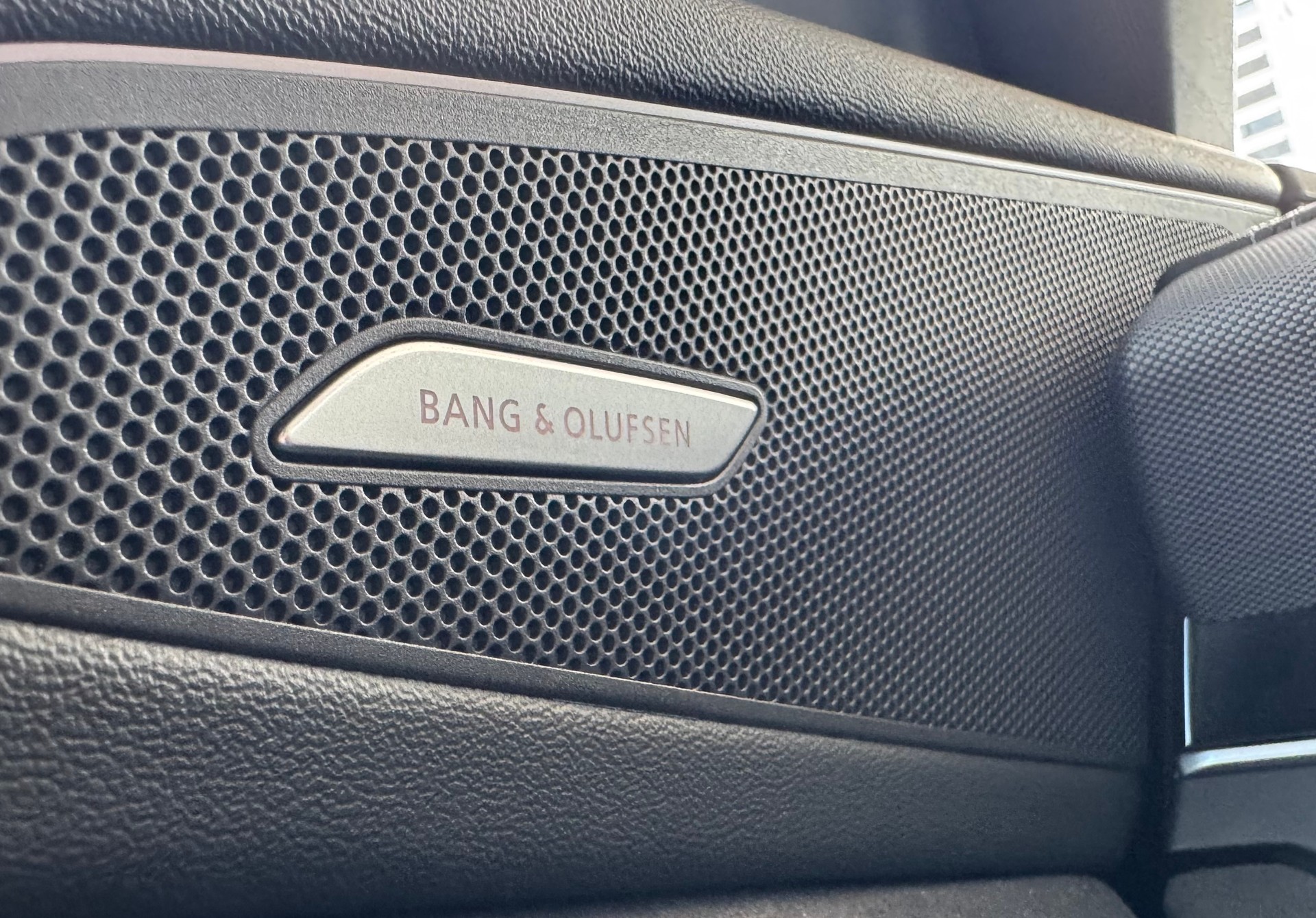 AUDI SQ6 e-tron quattro-image-21
