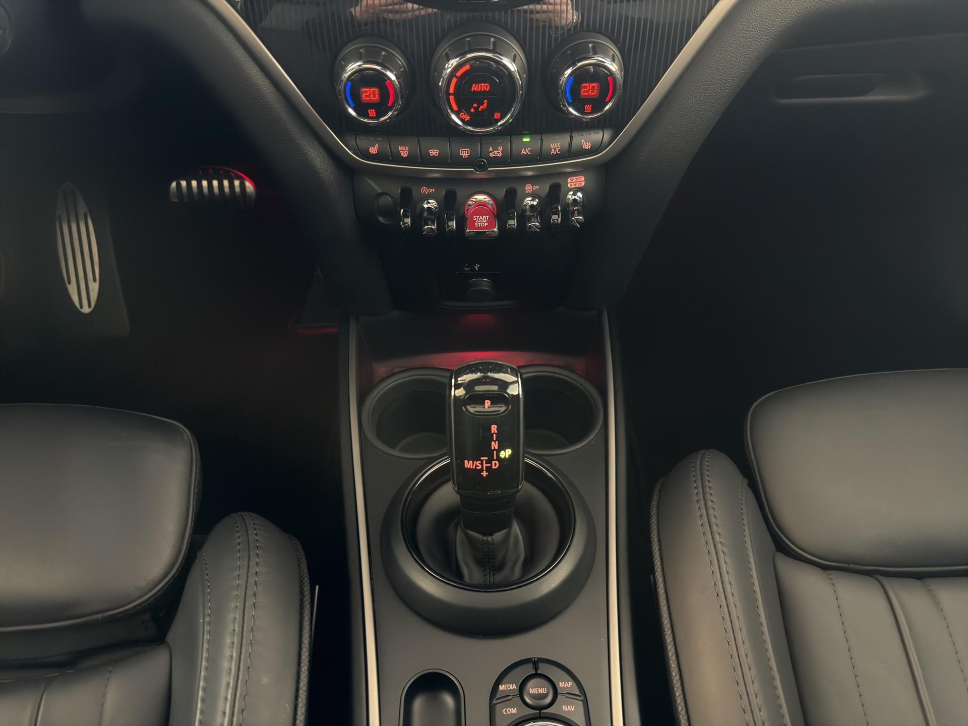 MINI Countryman F60 2.0i John Cooper Works ALL4-image-15