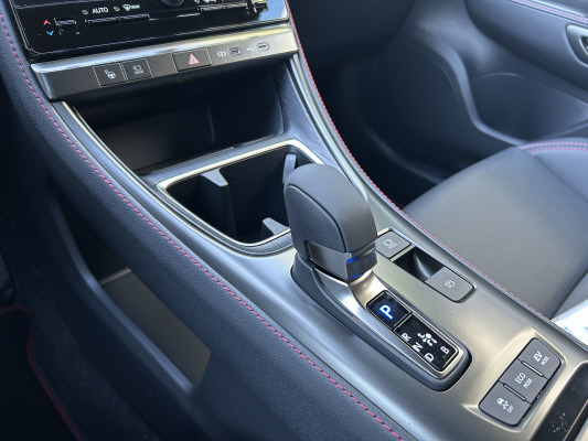 LEXUS LBX AWD Emotion CVT-image-11