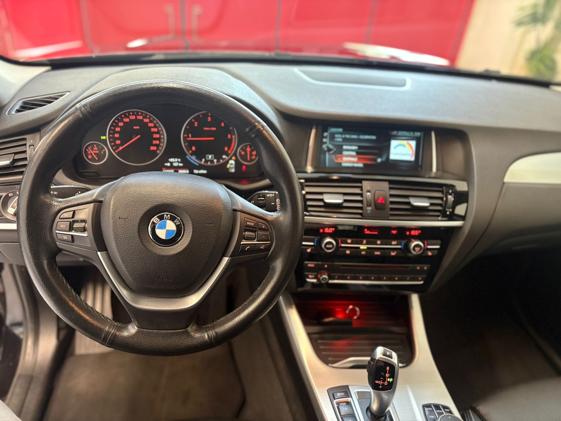 BMW X3 xDrive 20d Steptronic-showroom-element-3