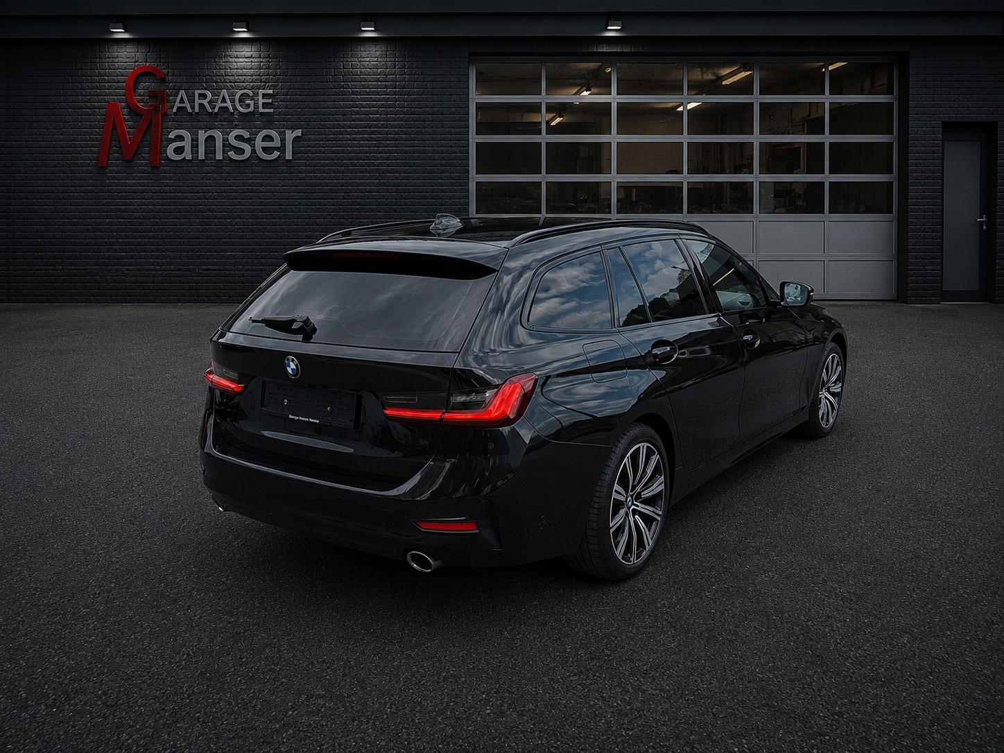 BMW 320d xDrive 48V Touring Steptronic-image-4