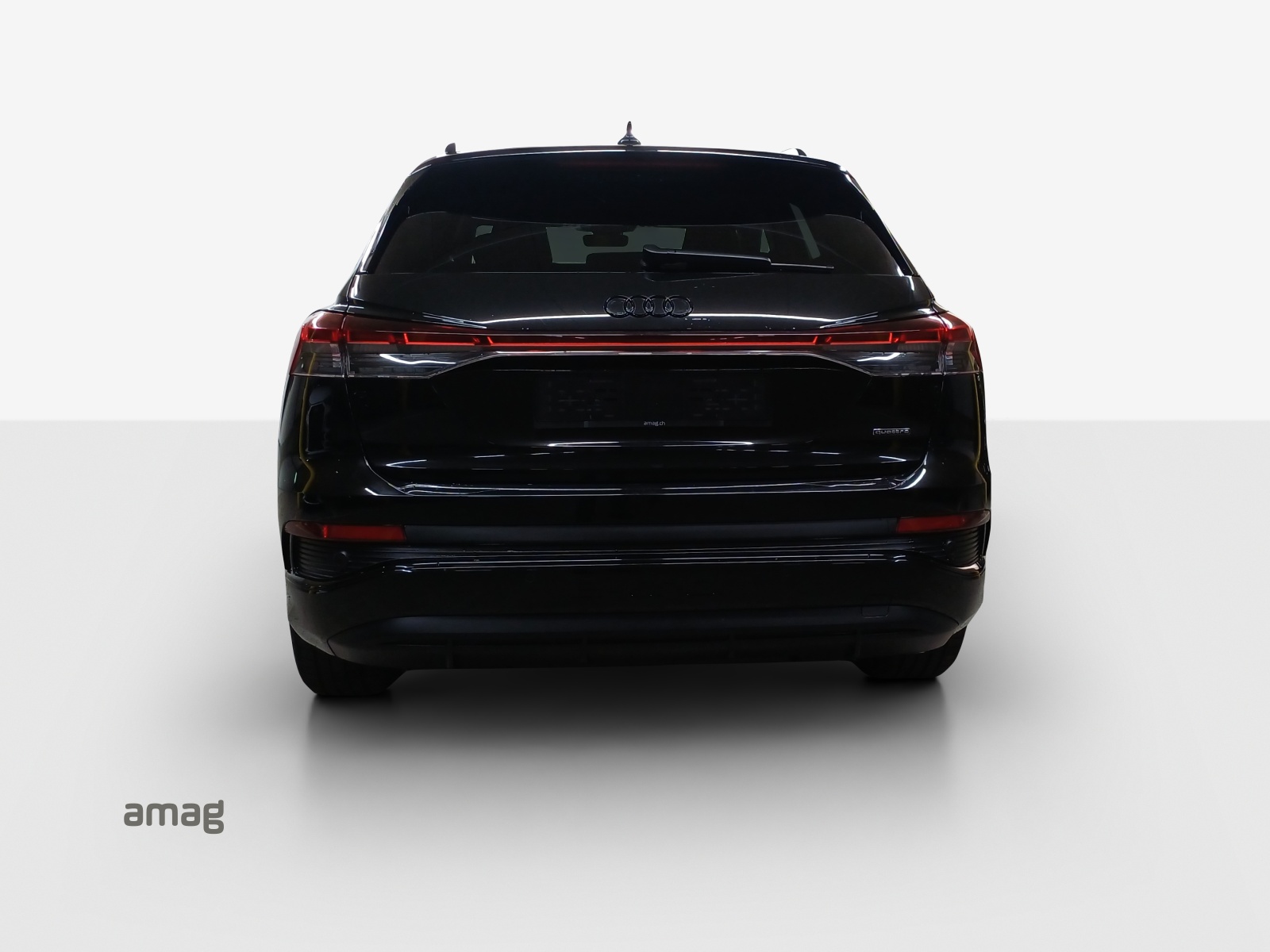 AUDI Q4 e-tron 50 quattro-image-4