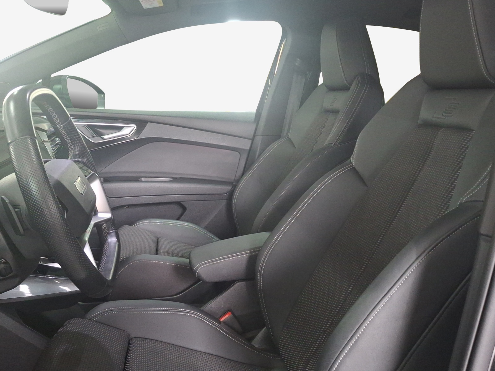 AUDI Q4 Sportback e-tron 50 quattro-image-8