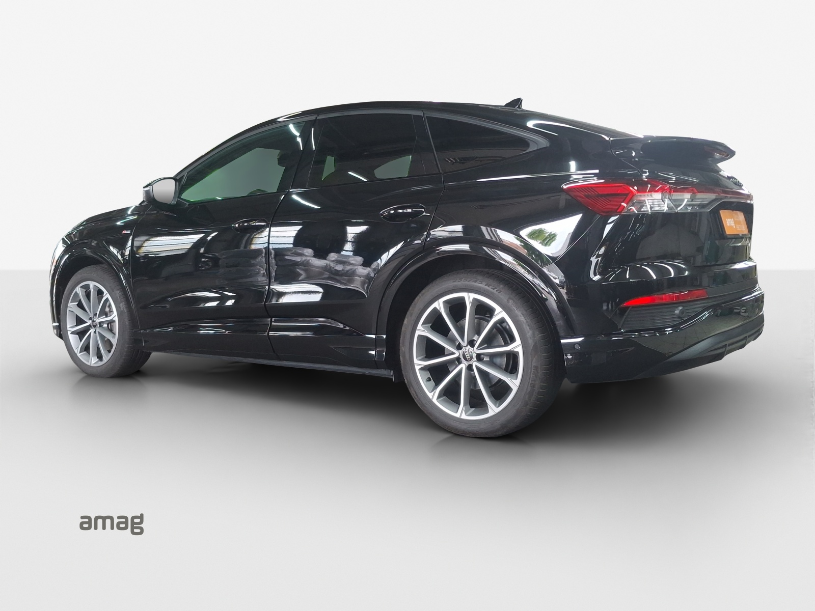AUDI Q4 Sportback e-tron 50 quattro-showroom-element-3