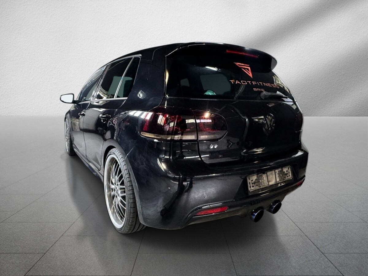 VW Golf 2.0 TSI R 4Motion DSG-image-2