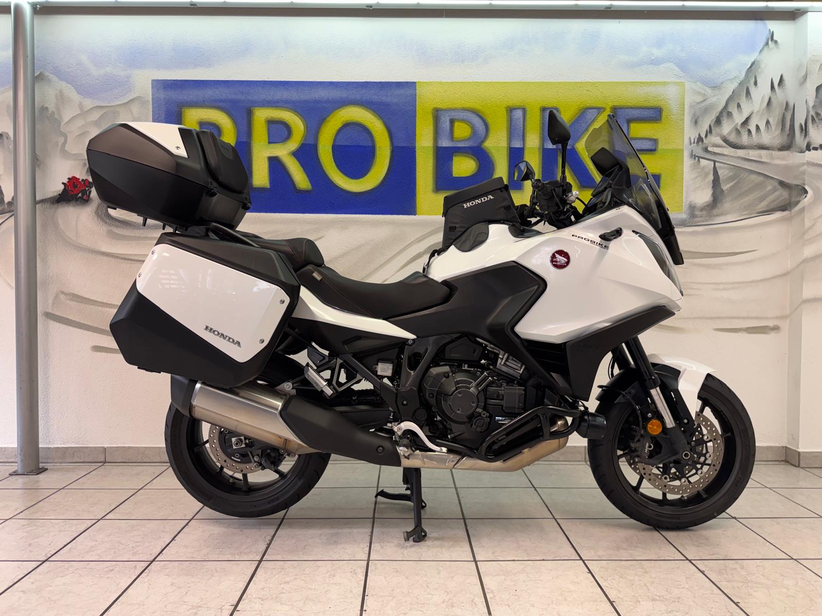 HONDA NT 1100 DCT-showroom-element-1