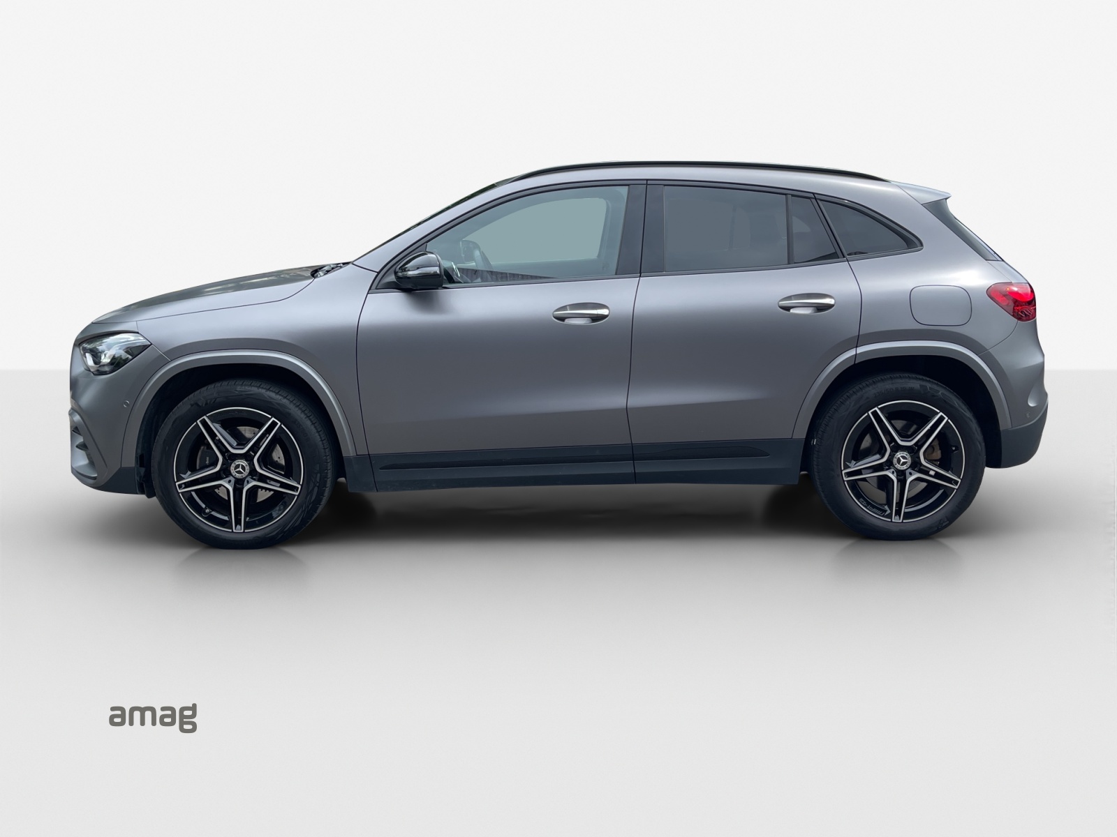 MERCEDES-BENZ GLA 250 e 8G-DCT-showroom-element-1