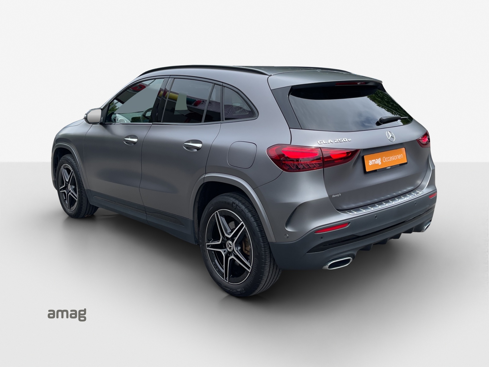 MERCEDES-BENZ GLA 250 e 8G-DCT-showroom-element-3