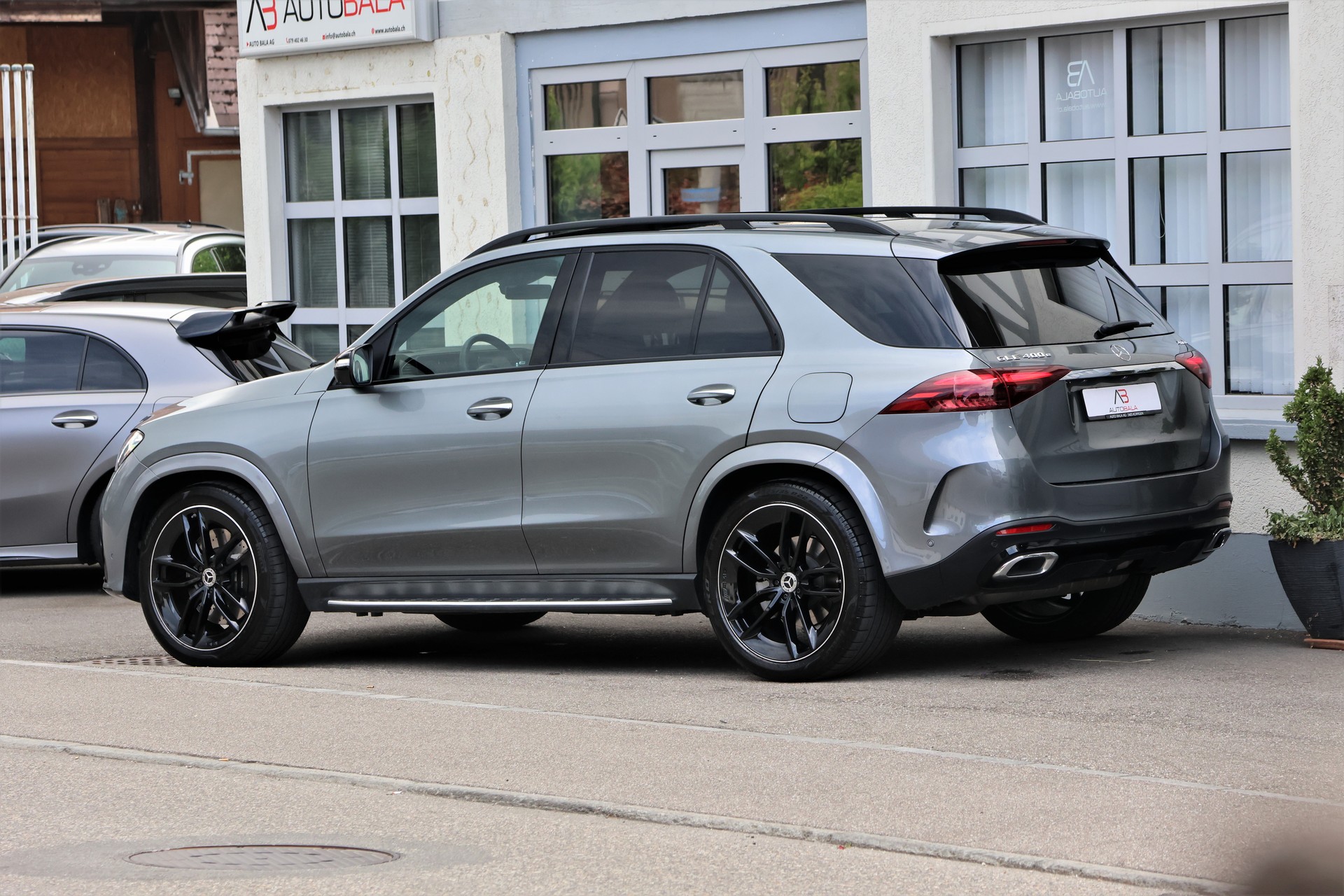 MERCEDES-BENZ GLE 400 e 4Matic 9G-Tronic AMG-Line (CH) + 3.5T AHK-image-4