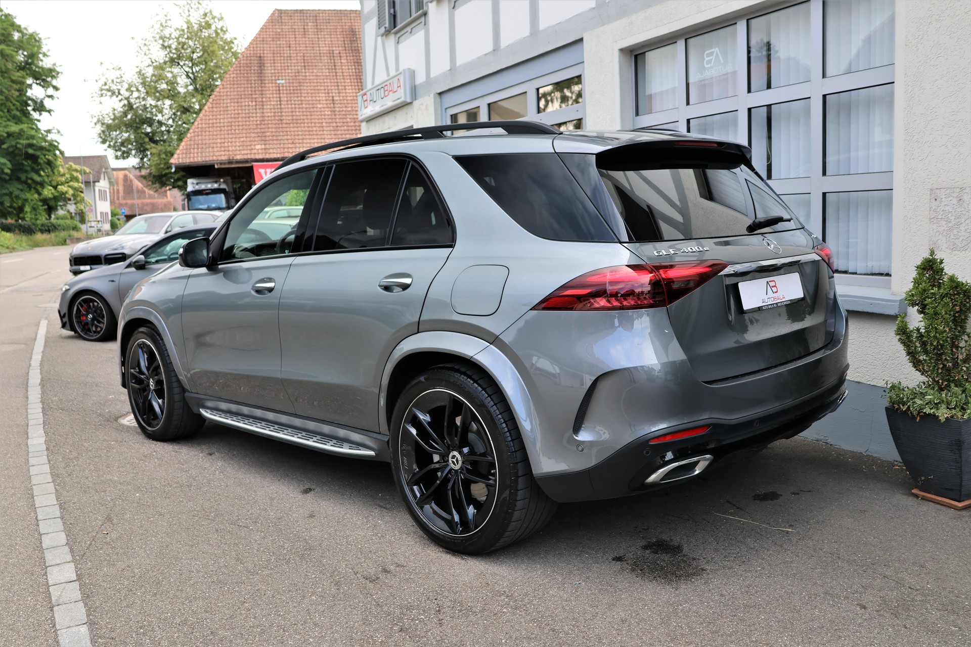 MERCEDES-BENZ GLE 400 e 4Matic 9G-Tronic AMG-Line (CH) + 3.5T AHK-image-6