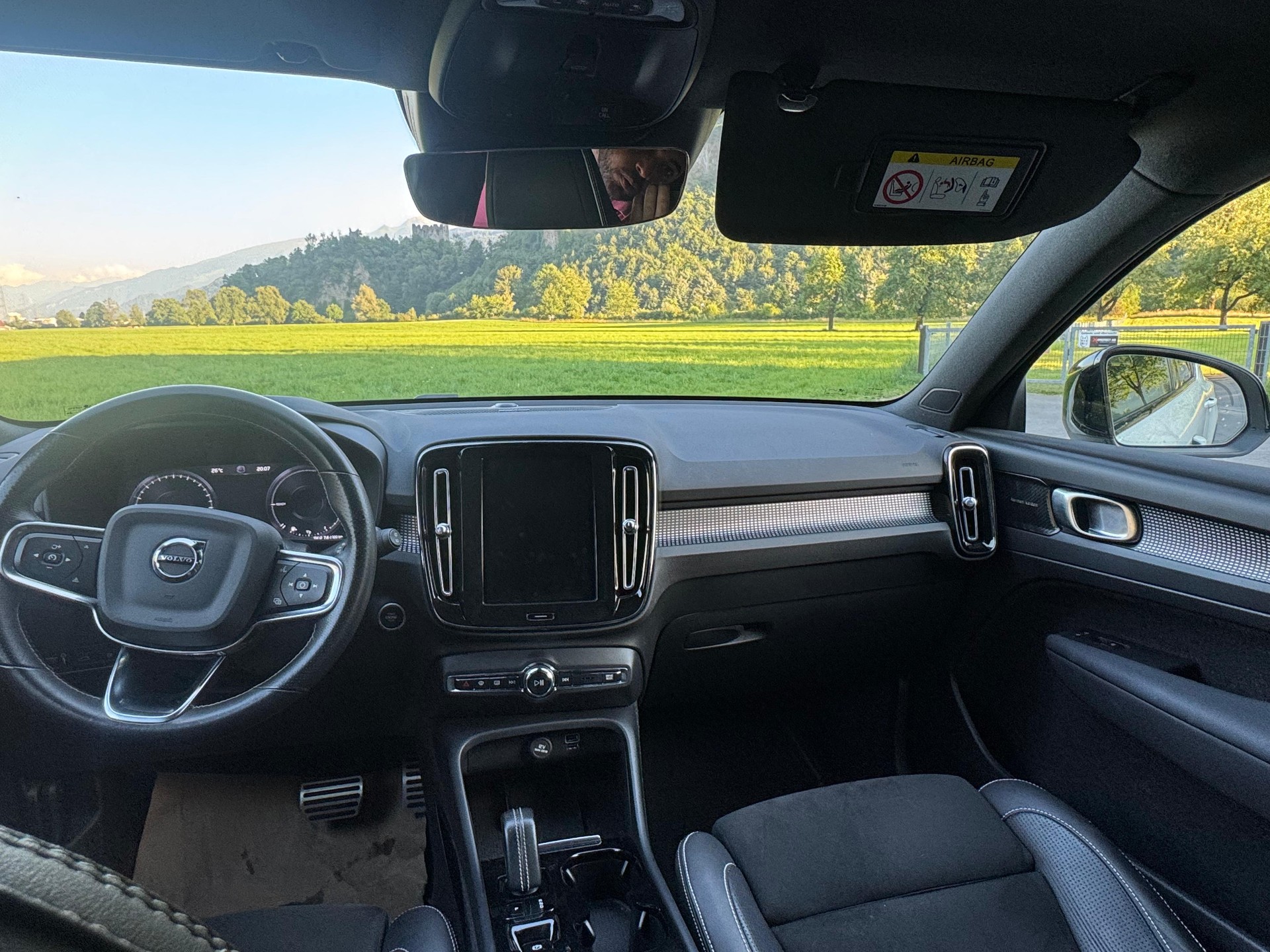 VOLVO XC40 T5 TwE R-Design Expression DCT-image-20