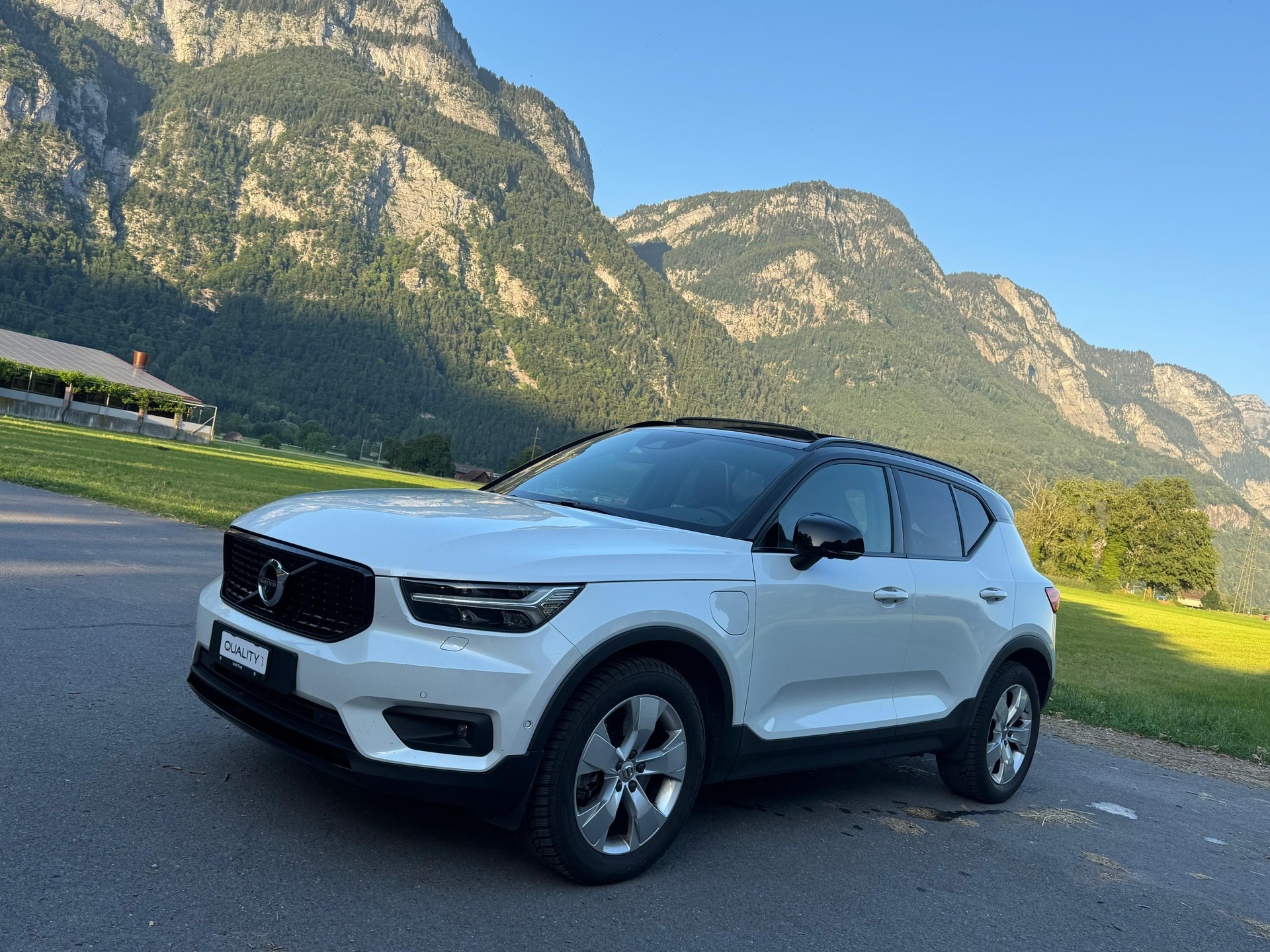 VOLVO XC40 T5 TwE R-Design Expression DCT-showroom-element-2